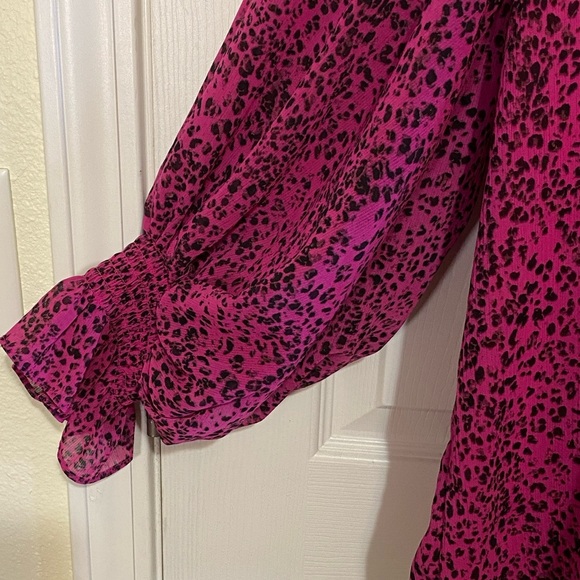 Vince Camuto Fuchsia Animal Print Blouse - Picture 3 of 6
